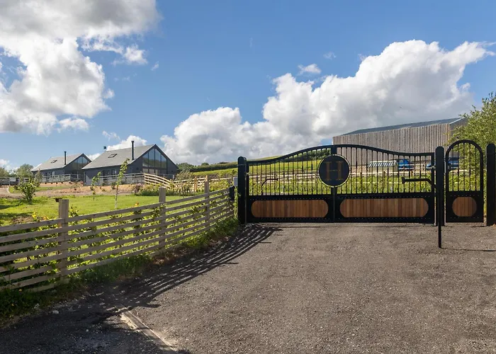 Foxes Den * Allerston