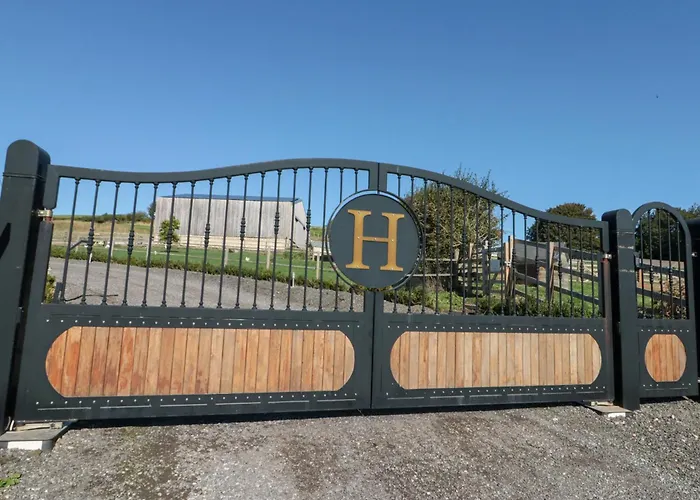 Foxes Den * Allerston