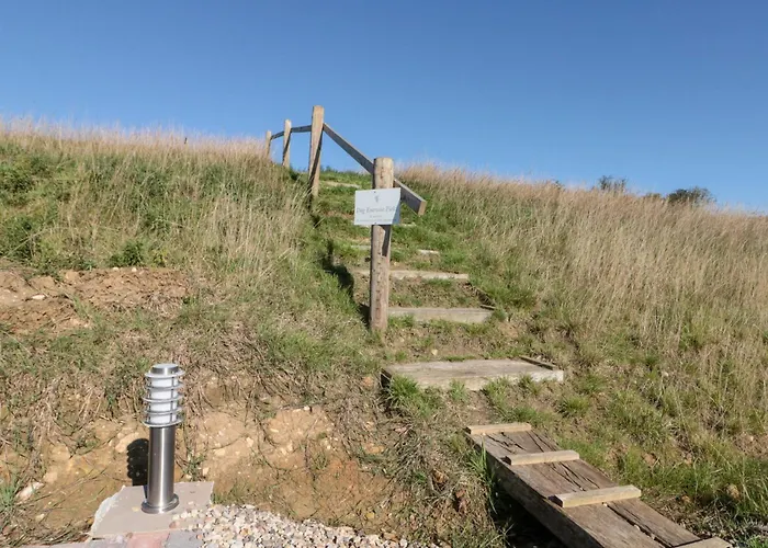 Foxes Den * Allerston