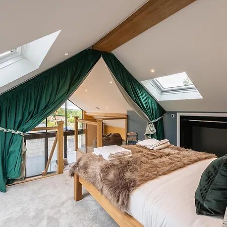 Foxes Den